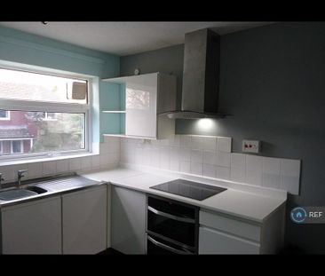 2 bedroom flat to rent - Photo 3