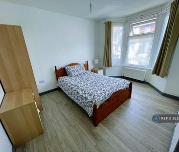 1 bedroom in a house share to rent - Photo 5