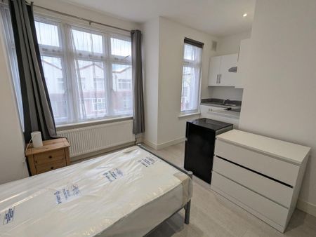 Studio to rent - Photo 2