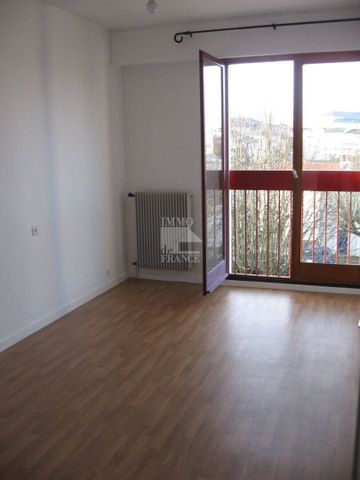 Location appartement 2 pièces 47.99 m² à La Roche-sur-Yon (85000) - Photo 2