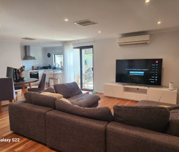 Scarborough - Photo 1