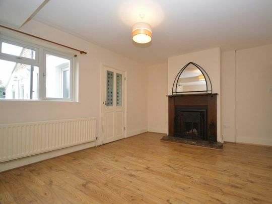 Terraced House to rent on - Photo 1