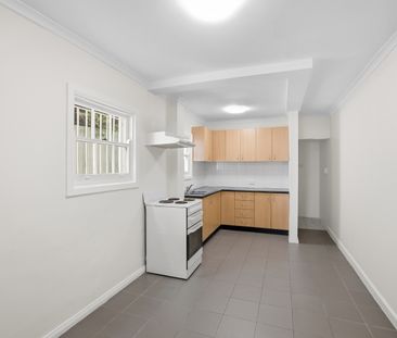 6 MacKenzie Street, Bondi Junction NSW 2022 - Terrace For Rent | Do... - Photo 2