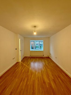 Tapestry Gardens, Birkenhead, CH41 - Photo 1