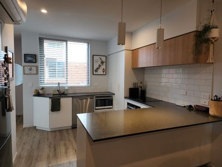 Executive Fully Furnished Two Bedroom Home! - Photo 4