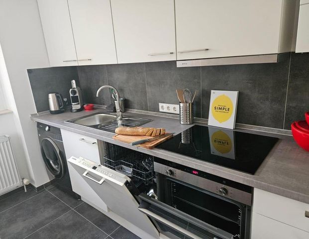 Provisionsfrei: Neu renoviertes, komfortables Apartment mit Balkon in unmittelbarer Nähe zur Messe - Photo 1