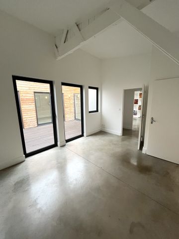 Location Appartement 7 pièces 214m² LYON 9ème - Photo 2