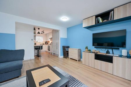 2 bedroom flat to rent - Photo 2