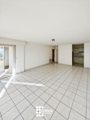Location Appartement 2 pièces 58m² LES SABLES D OLONNE 85100 - Photo 2