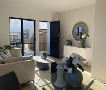 47 Paetai Lane, Te Atatu Peninsula - Photo 2