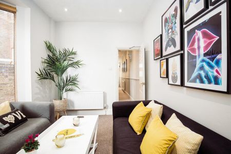 5 bedroom terraced house to rent - Photo 3