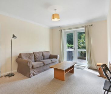 Terraced House to rent on - Photo 4