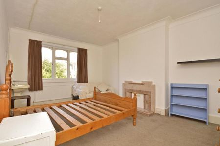 4 bedroom semi-detached house to rent - Photo 5