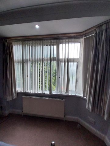 4 bedroom link detached house to rent - Photo 2
