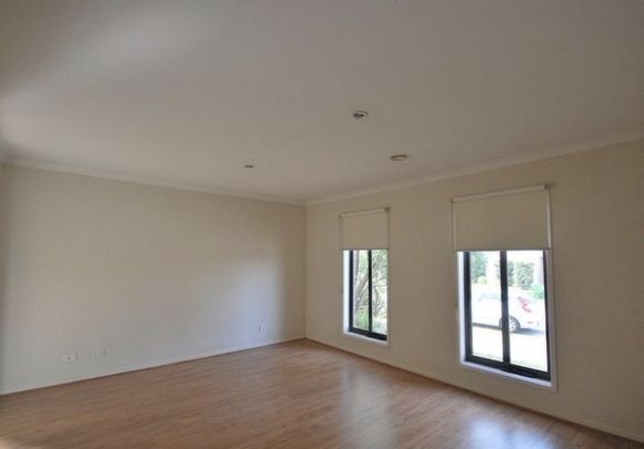 Lovely 4 Bedroom Home in Prime Eve Estate Location! - Photo 1