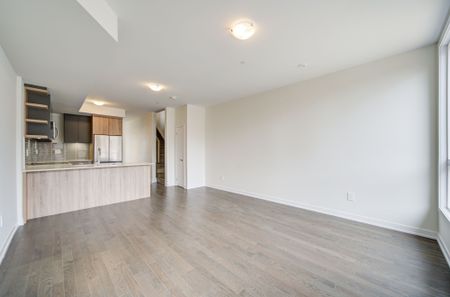 For Lease - 426 New Lawrence Heights Way Boulevard, Toronto, Ontario - Photo 4