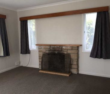 Family home with three bedrooms and one bathroom. - Photo 1