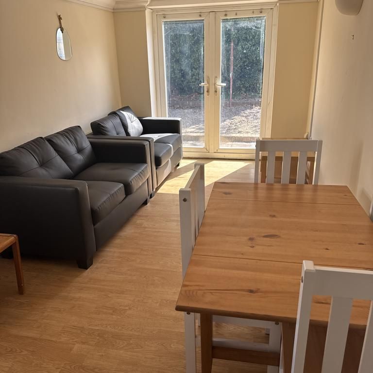 7 bedroom terraced house to rent - Photo 1