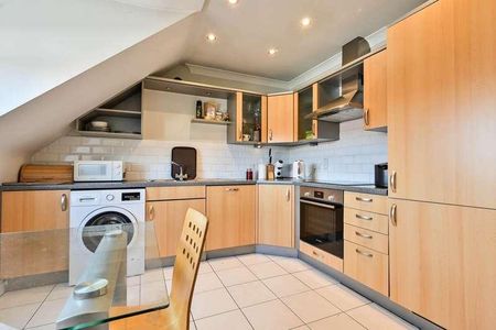 Abbey Road, Kt, Chertsey, KT16 - Photo 5