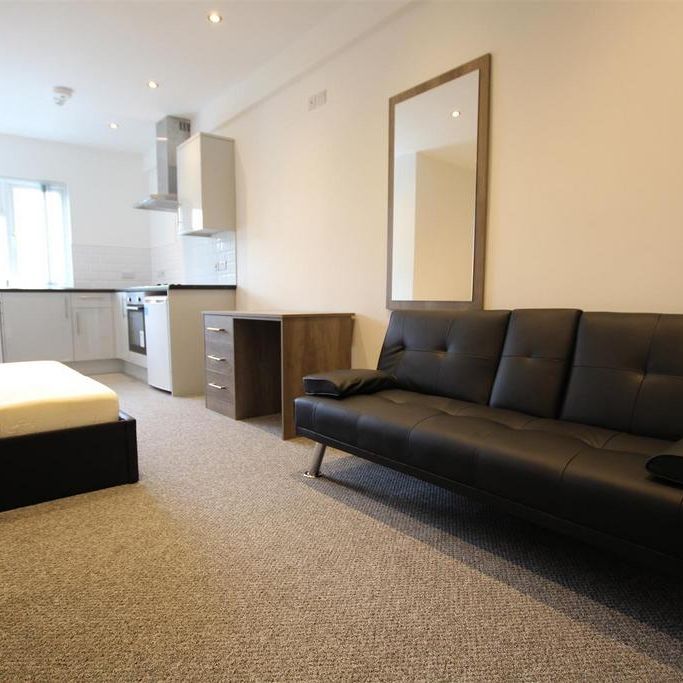 Studio to rent - Photo 1