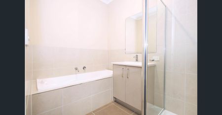 Pacific Werribee at streets end - Photo 4