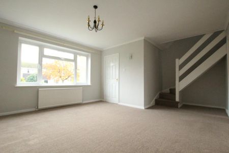 4 bedroom semi-detached house to rent - Photo 3