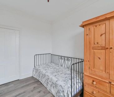 4 bedroom terraced house to rent - Photo 6
