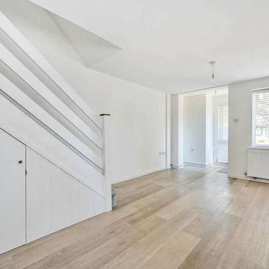 Waverley Court, Woking, GU22 - Photo 1