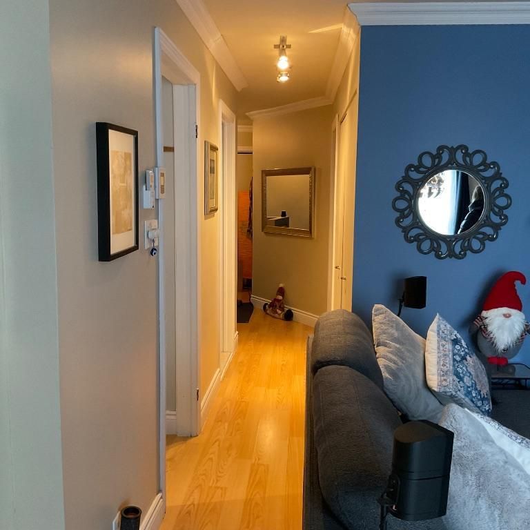 MÉTRO LAVAL 31/2 HAUT DE TRIPLEX LIBRE LE 1er AVRIL - Photo 1