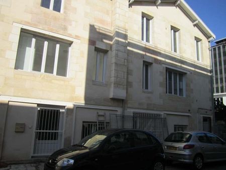 Location Appartement 3 pièces 55m² BORDEAUX 33000 - Photo 4