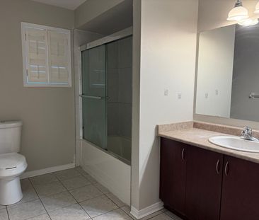 For Lease - 29 El Camino Way, Brampton, Ontario - Photo 5