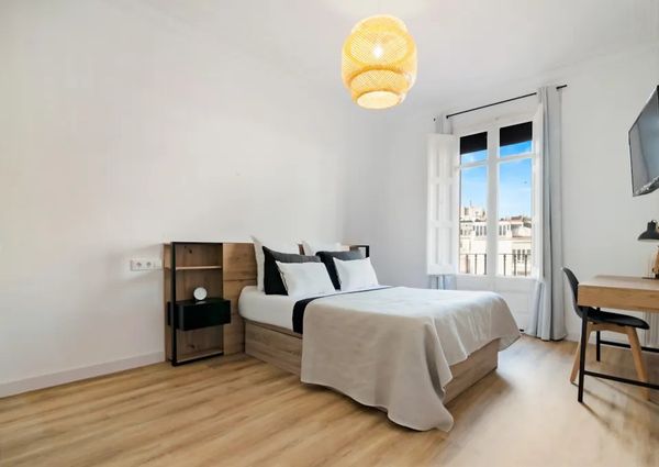 Ronda de Sant Pere, Barcelona, Catalonia 08010