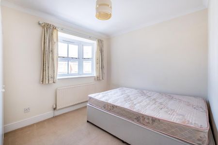 3 bedroom end of terrace house to rent - Photo 4
