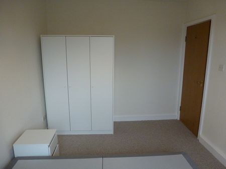2 Bed Flat, Redmires Court, M5 - Photo 4