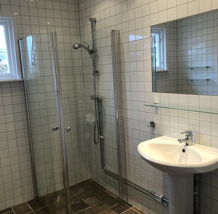 Nyrenoverat Ellagårdshus med pool - Foto 2