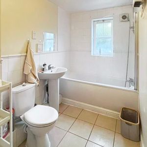 Room in a Shared Flat, Thyme Close, SE3 - Photo 3