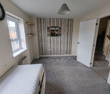 1 bedroom in a house share to rent - Photo 2