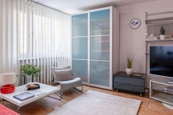 ZIELONY MOKOTÓW. JASNE MIESZKANIE BLISKO CENTRUM 27.5 m² - Фото 1