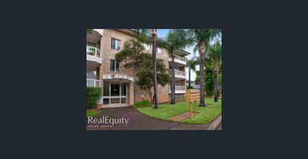 Spacious 3 Bedroom Apartment - Lakeside Living - Photo 4