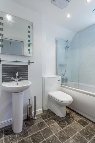 6 bedroom house to rent - Photo 5