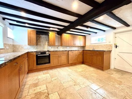 Chapel Street, Stratford-upon-Avon, CV37 - Photo 5