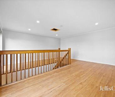 Beautifully updated Soldiers Hill home in prime inner-city location - Photo 6