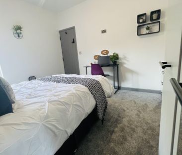 BEDROOM 1 LARGE DOUBLE ENSUITE - Photo 5