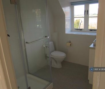 2 bedroom semi-detached house to rent - Photo 6