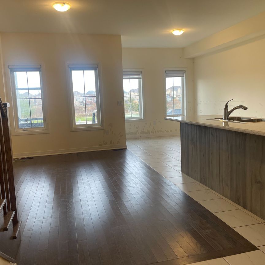 For Lease - 33 Brixham Lane, Brampton, Ontario - Photo 1