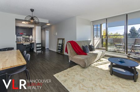 Condo in Burnaby, BC - Photo 4