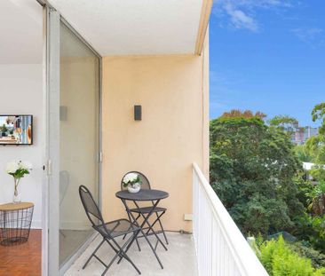 301/76 Roslyn Gardens Elizabeth Bay - Photo 4