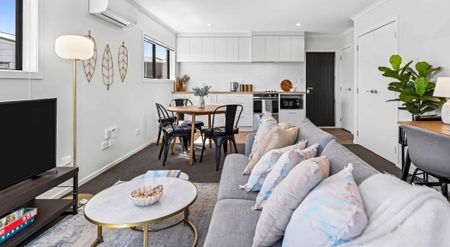 Fully Furnished two Bedroom Home - Photo 4