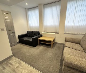 Cleveland Street - Photo 1