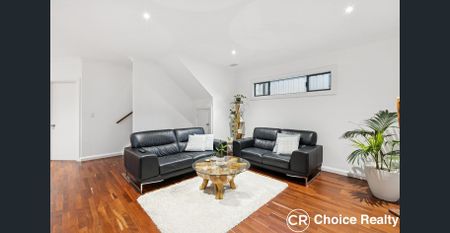 Well sought after property in central location - UNFURNISHED - Photo 5